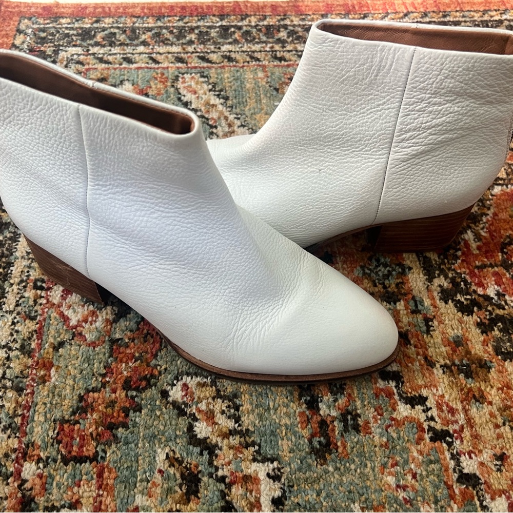 White Seychelles booties
